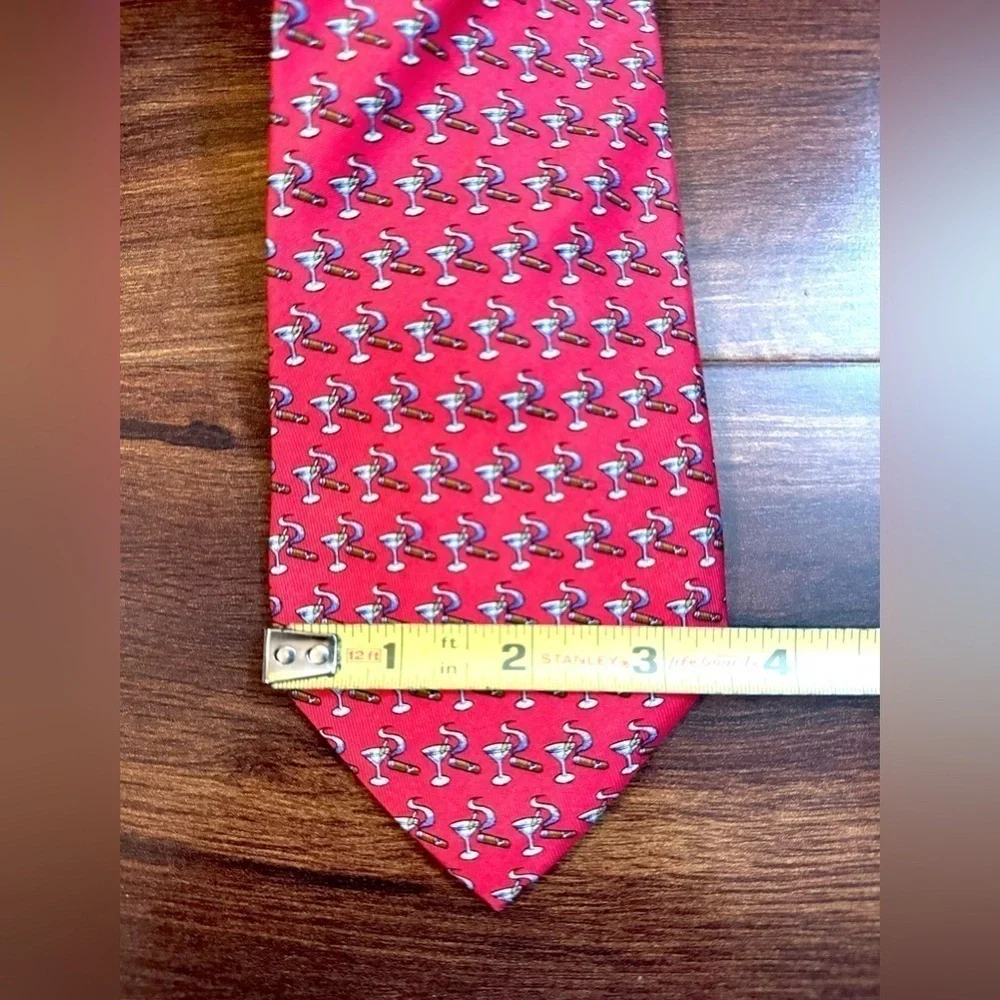 🍁END of YEAR SALE🍁VINEYARD VINES 100% Silk Red Printed Necktie Handmade in USA